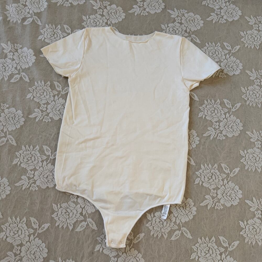 SKIMS Cream Short Sleeve Bodysuit Size L/XL